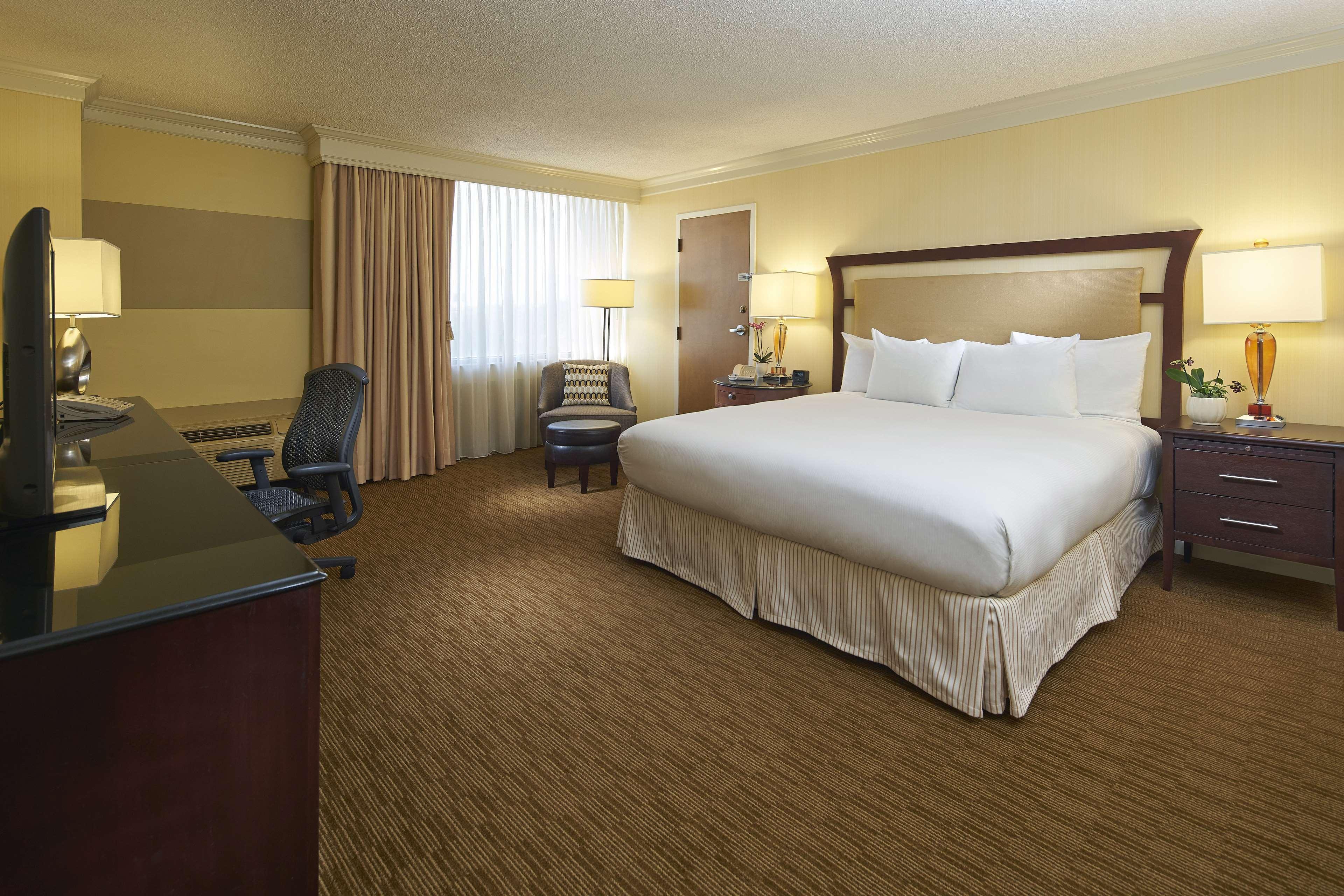 Hilton Raleigh North Hills Hotel Quarto foto