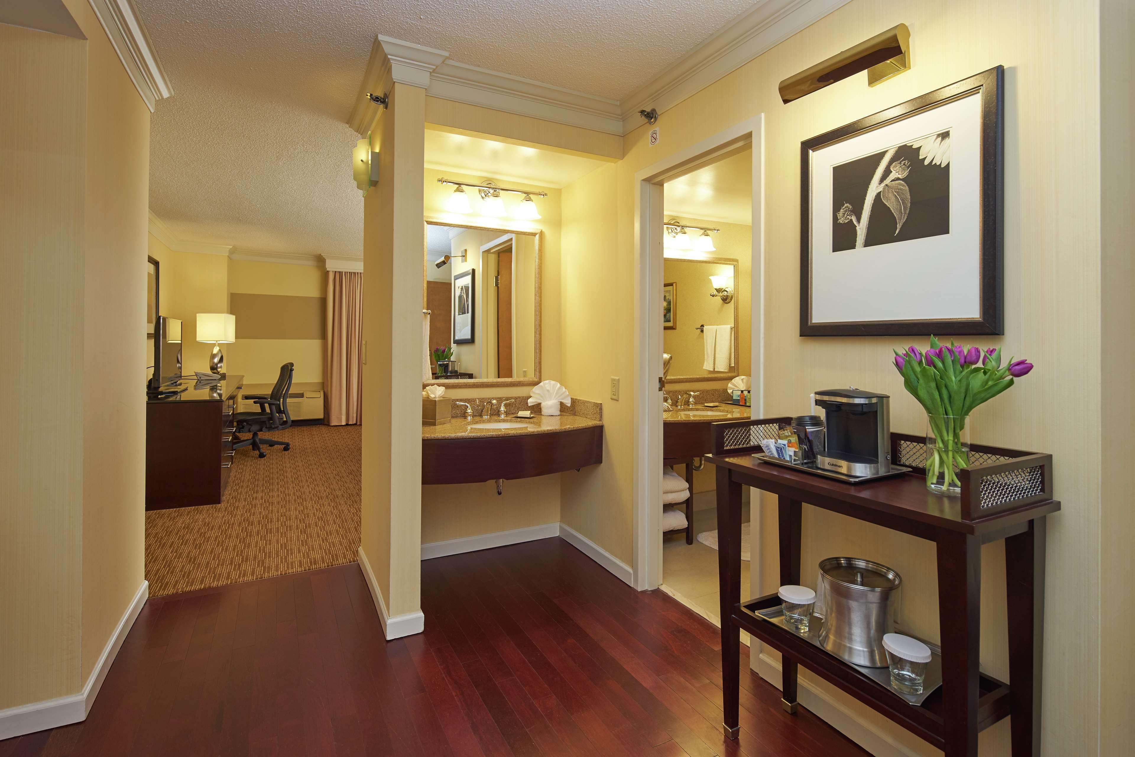 Hilton Raleigh North Hills Hotel Quarto foto