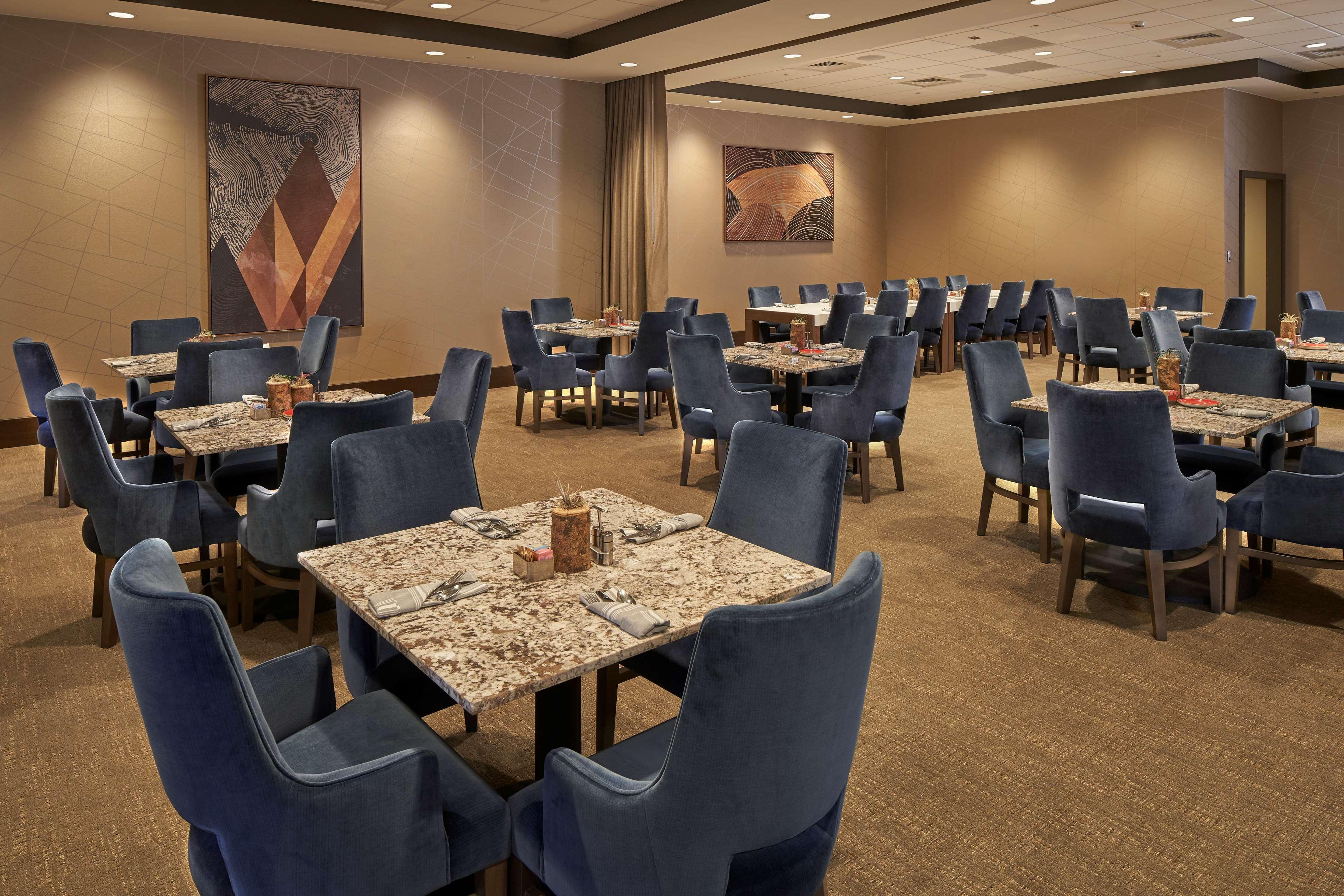 Hilton Raleigh North Hills Hotel Exterior foto
