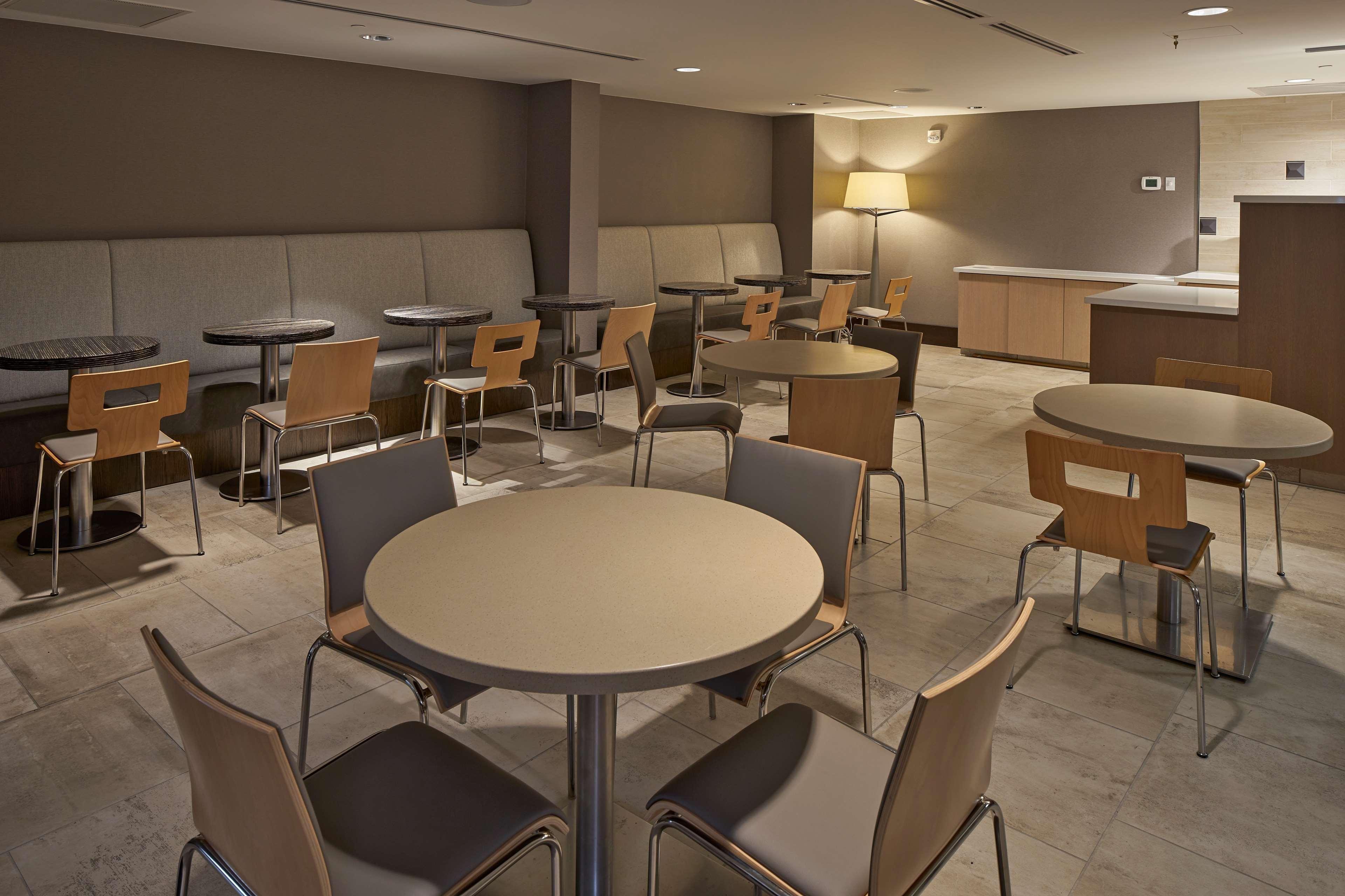 Hilton Raleigh North Hills Hotel Instalações foto