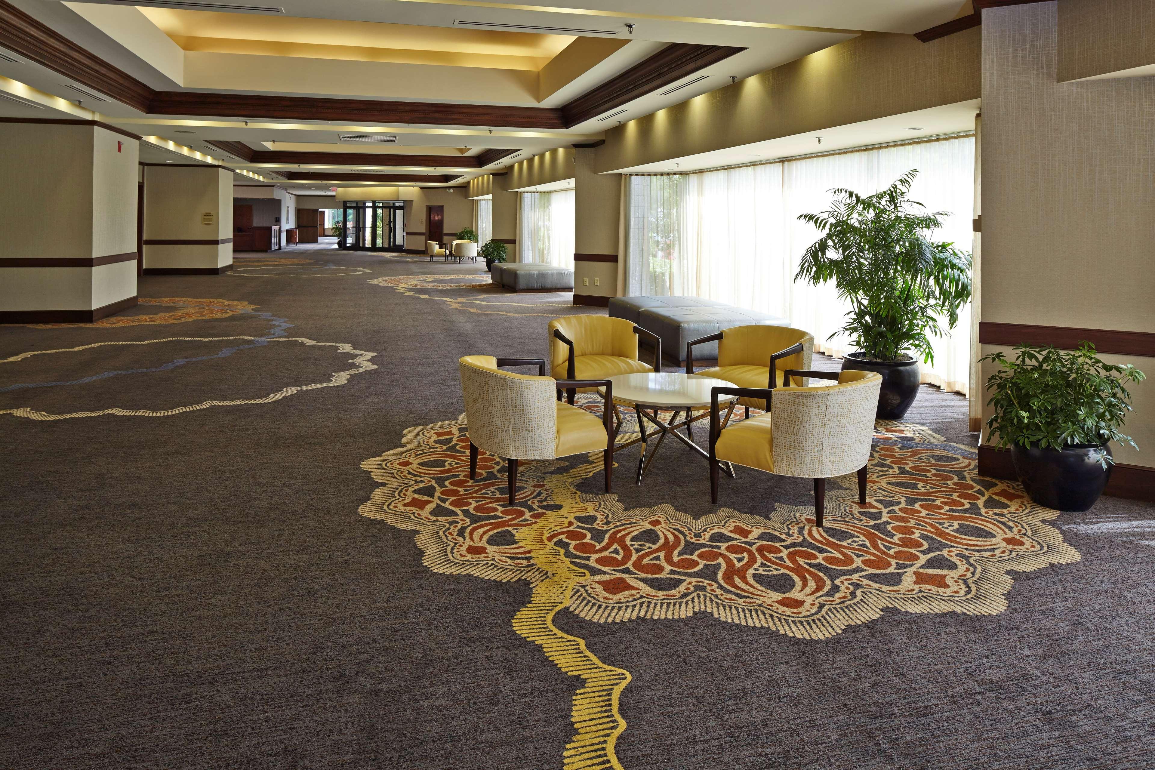 Hilton Raleigh North Hills Hotel Exterior foto
